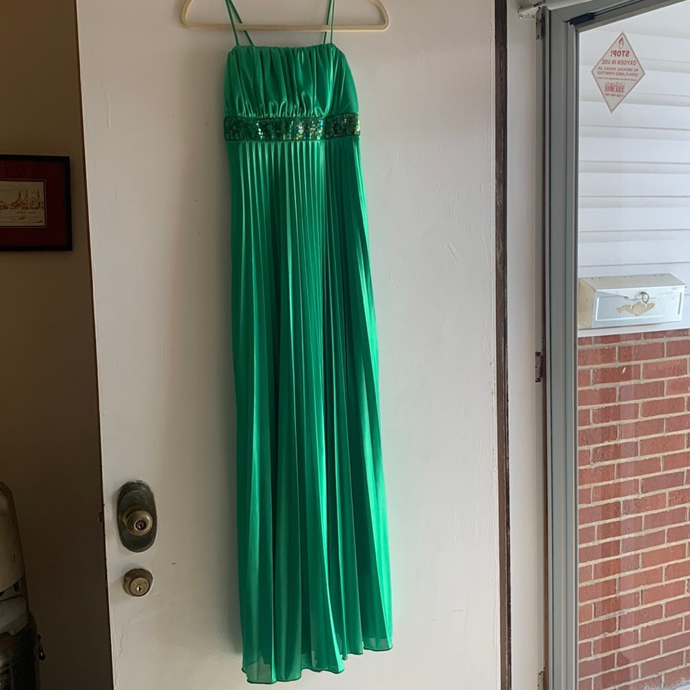Beautiful Emerald Green Prom Dress - Silk Fabric